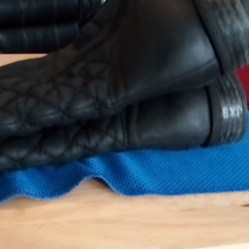 boots - Picture 7 of 8